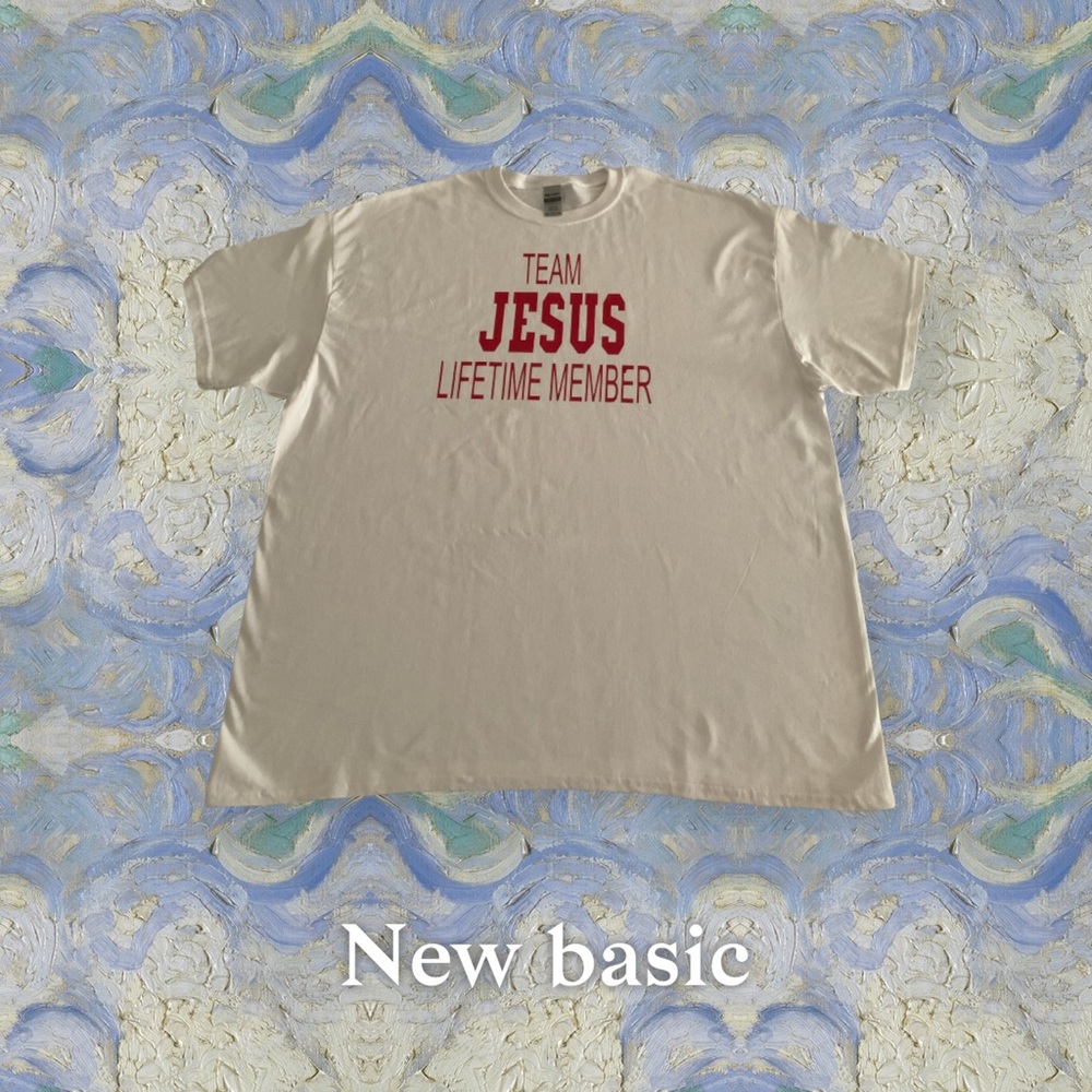 Unisex. Grey t-shirt w/ red letters.100% cotton.